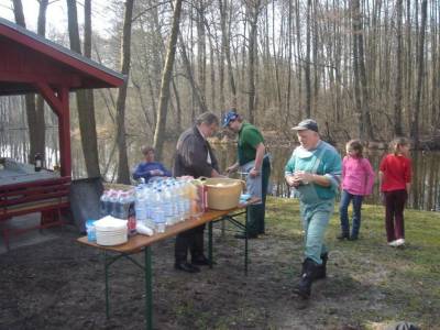 Gemütliches Grillen beim Angelverein Gründling