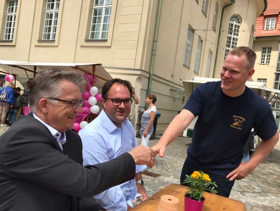 Engagiert für Birkenwerder: unser Bundestagsabgeordneter Uwe Feiler beim diesjährigen Birkenfest mit CDU-Chef Roger Pautz und Feuerwehrmann Sascha Rudolph